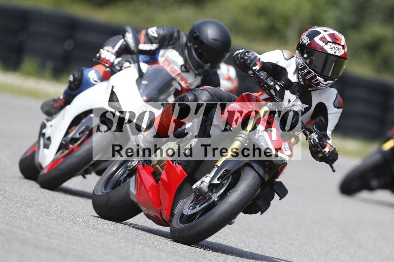 /27 12.06.2025 Ducati Schweiz Trackday Warmup  ADR/blau-bleu/19-1